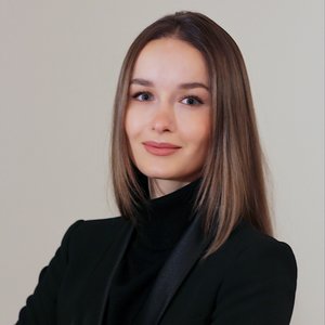Porträt von Dr. Alena Riederer